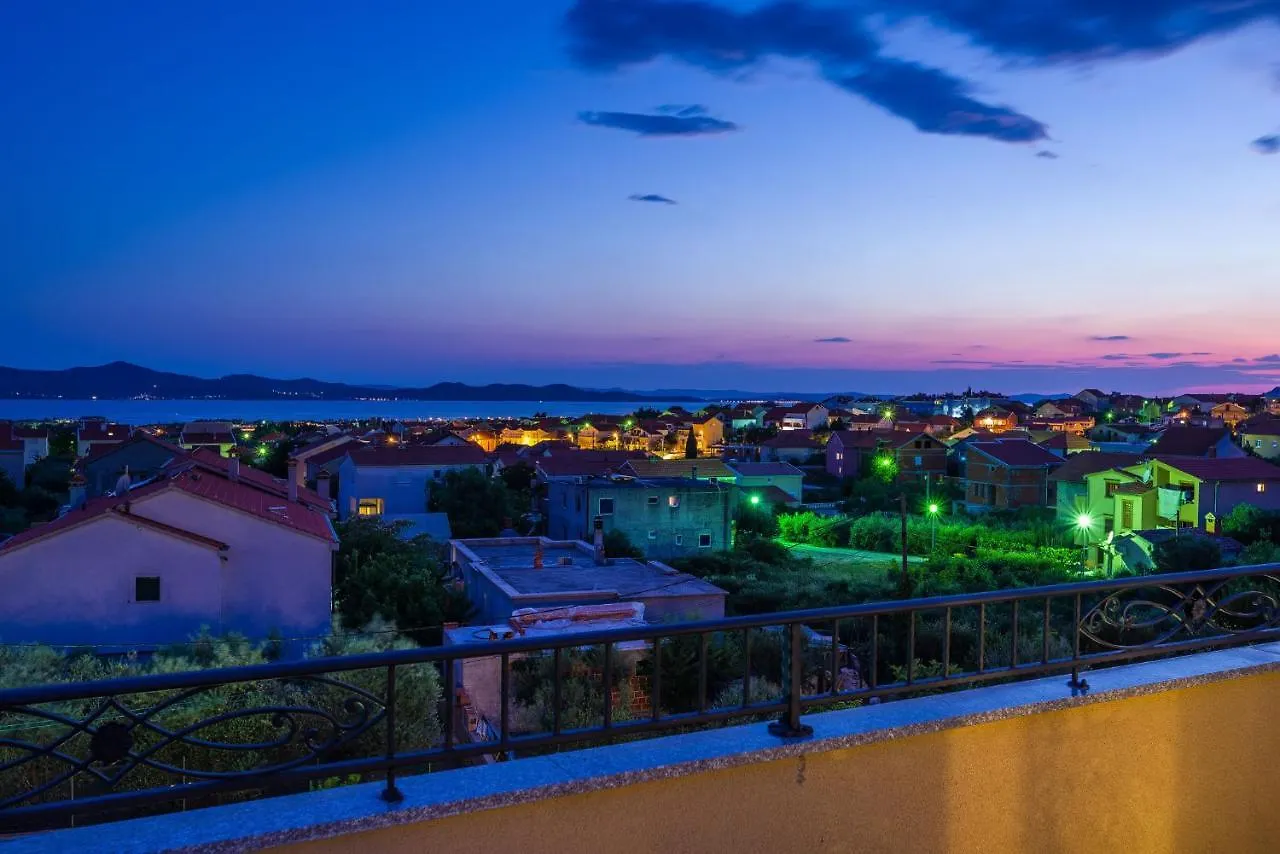 Apartment Alex 1 Задар